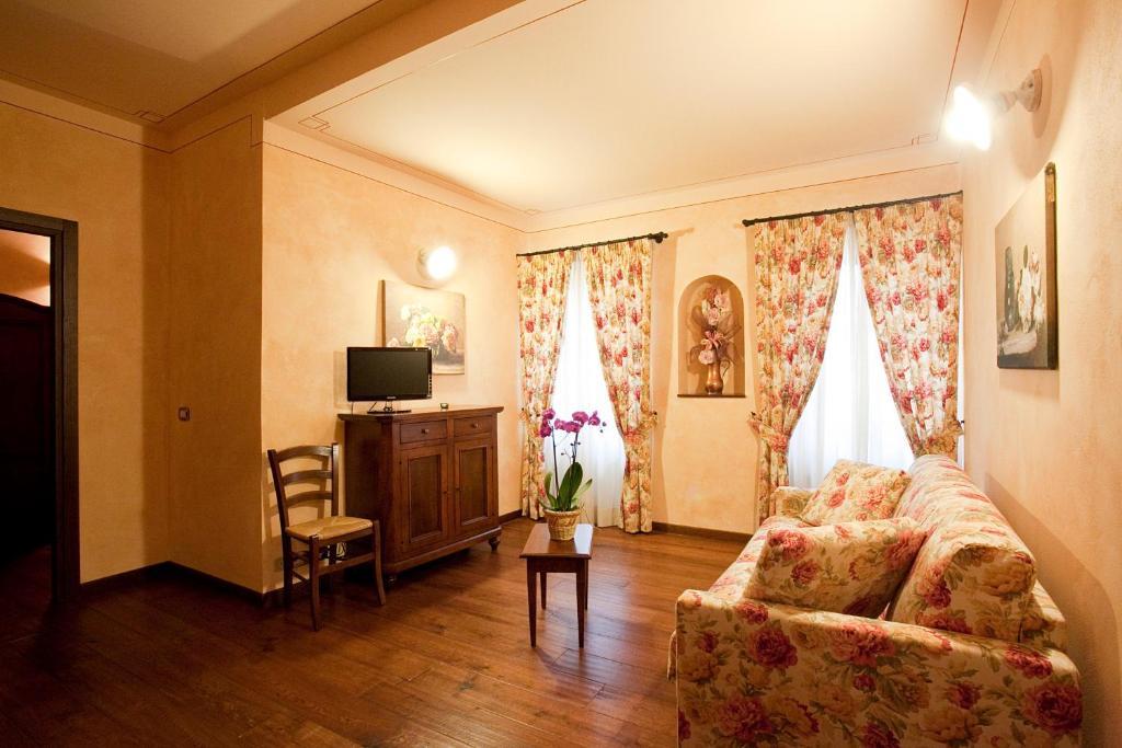 Residenza Palazzo Saloni Aparthotel Montalcino Phòng bức ảnh