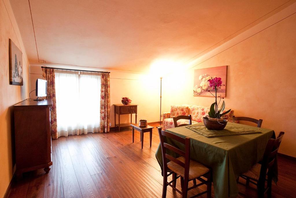 Residenza Palazzo Saloni Aparthotel Montalcino Phòng bức ảnh