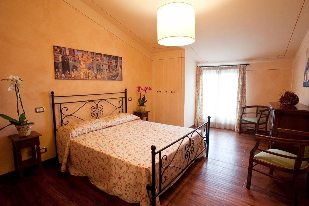 Residenza Palazzo Saloni Aparthotel Montalcino Phòng bức ảnh