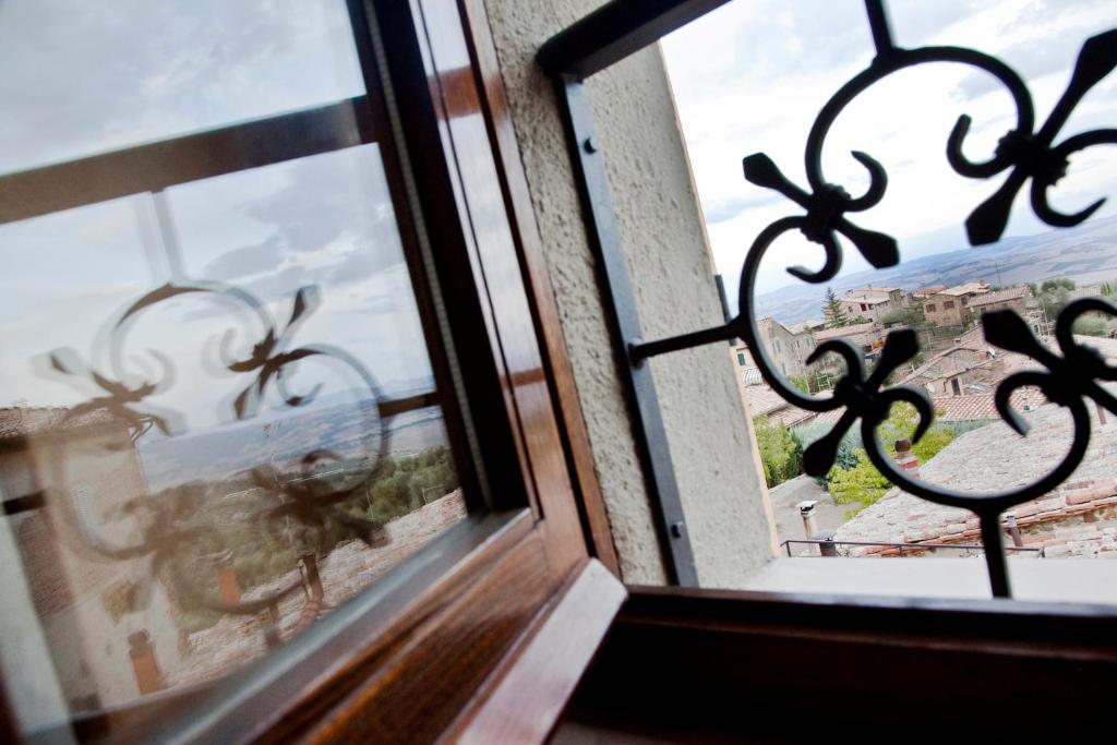Residenza Palazzo Saloni Aparthotel Montalcino Ngoại thất bức ảnh