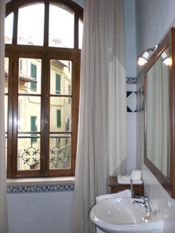 Residenza Palazzo Saloni Aparthotel Montalcino Phòng bức ảnh