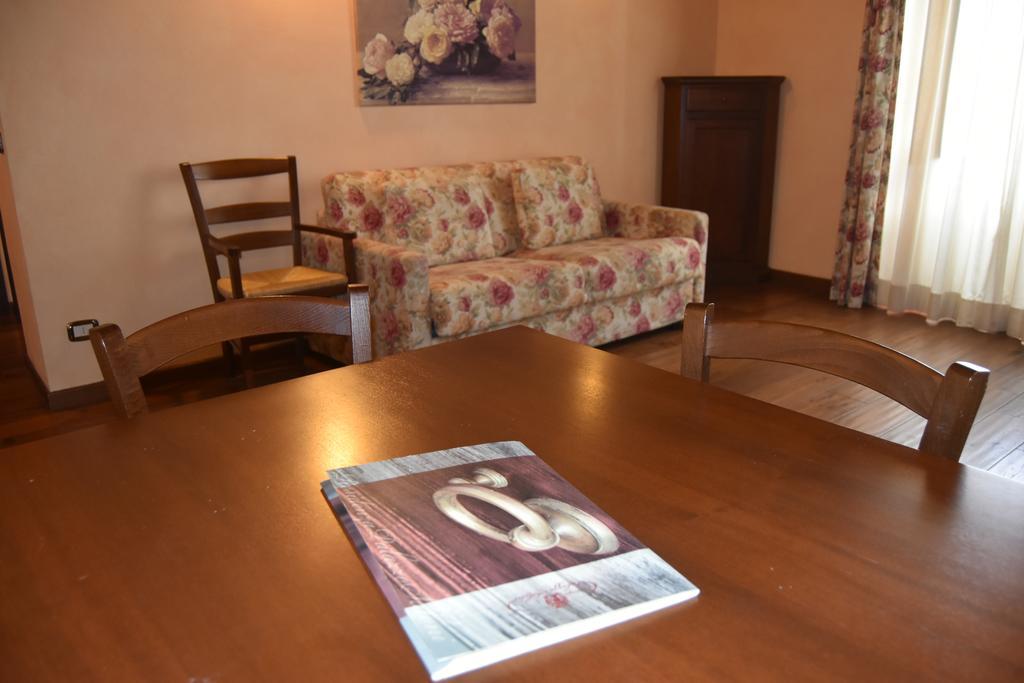Residenza Palazzo Saloni Aparthotel Montalcino Ngoại thất bức ảnh