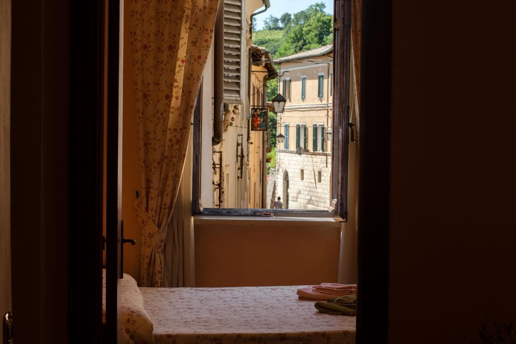 Residenza Palazzo Saloni Aparthotel Montalcino Ngoại thất bức ảnh