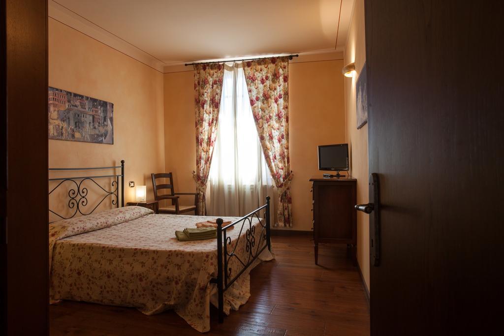 Residenza Palazzo Saloni Aparthotel Montalcino Ngoại thất bức ảnh