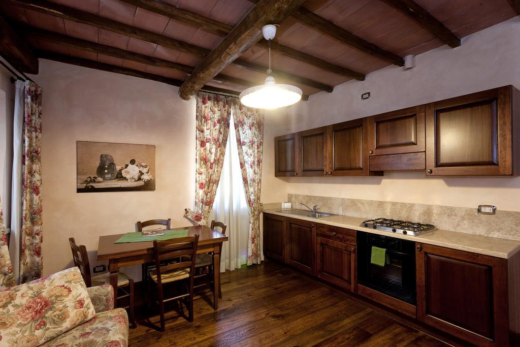 Residenza Palazzo Saloni Aparthotel Montalcino Ngoại thất bức ảnh