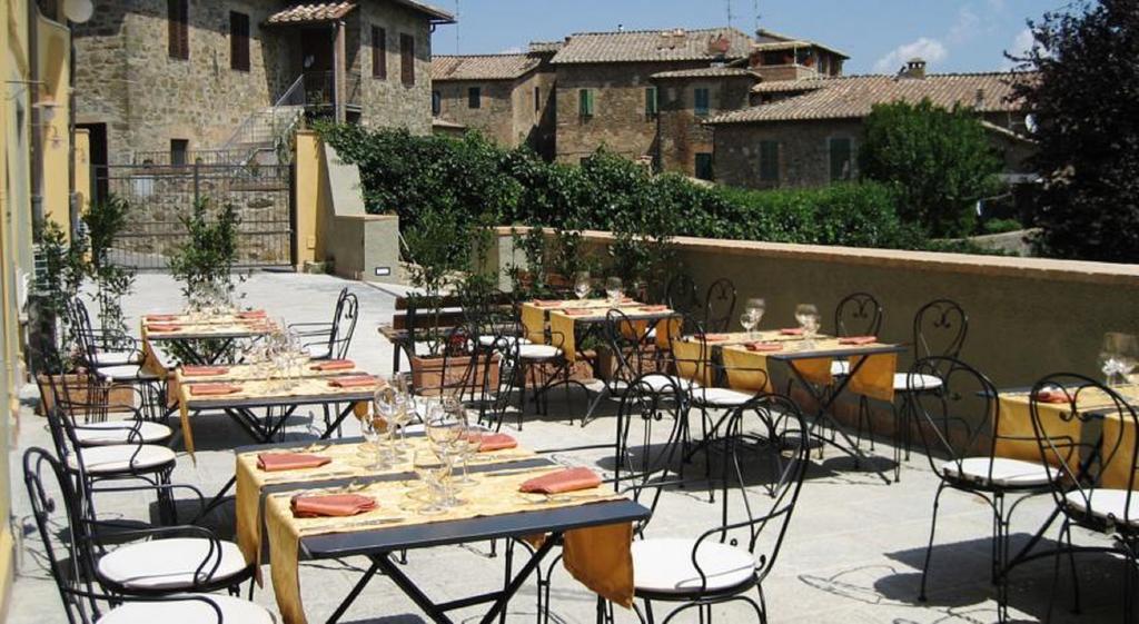 Residenza Palazzo Saloni Aparthotel Montalcino Ngoại thất bức ảnh