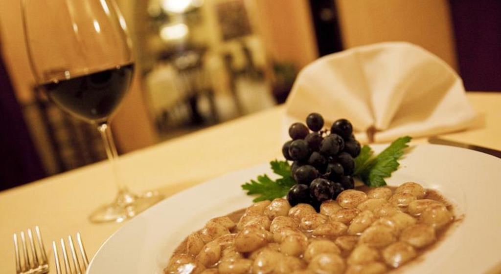 Residenza Palazzo Saloni Aparthotel Montalcino Ngoại thất bức ảnh